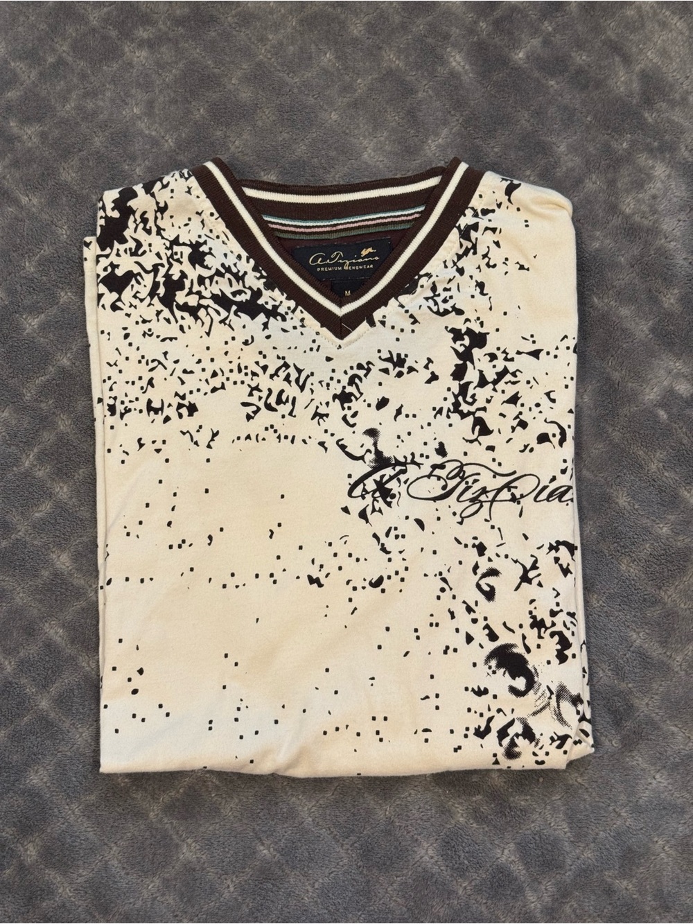 Men's V-Neck Cream T-shirt with Black Abstract Print size M